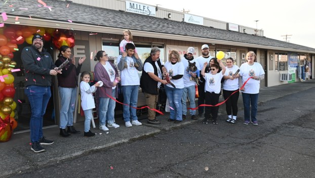 Umatilla business offers hot deals on overstock merchandise